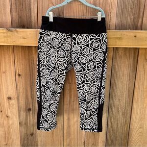 Lululemon leggings - size 6.
